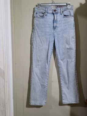 Alice + Olivia Pale Wash Straight-Leg Jeans Used Size 29